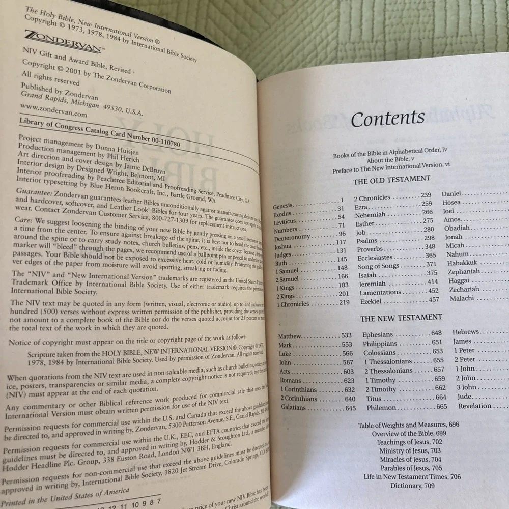Zondervan NIV Holy Bible Black Imitation Leather Red Letter Edition 2001